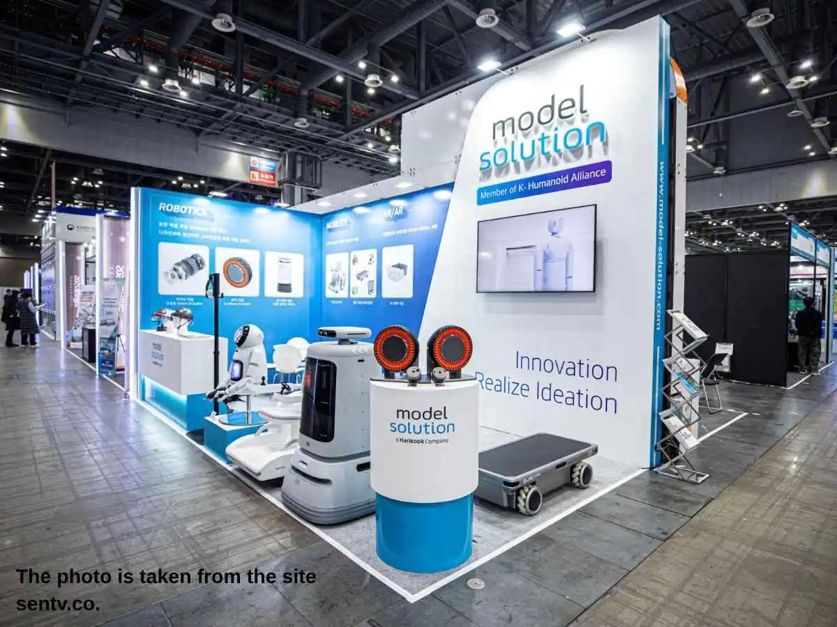Robot World  2026 Seoul booth at KINTEX with automation demo areas and meeting space