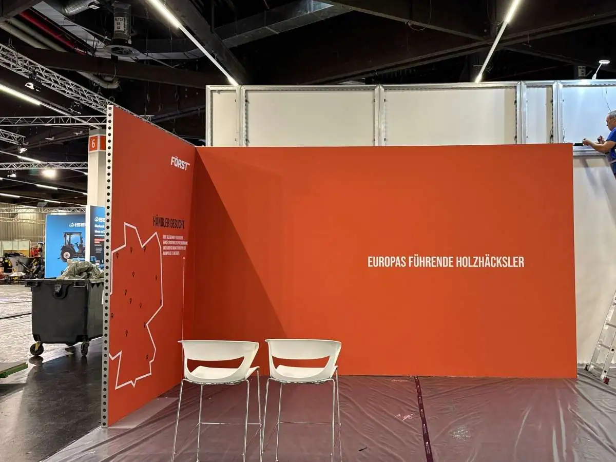 ROMEXPO build-up in Bucharest with exhibition stand contractor coordination and medical booth logistics