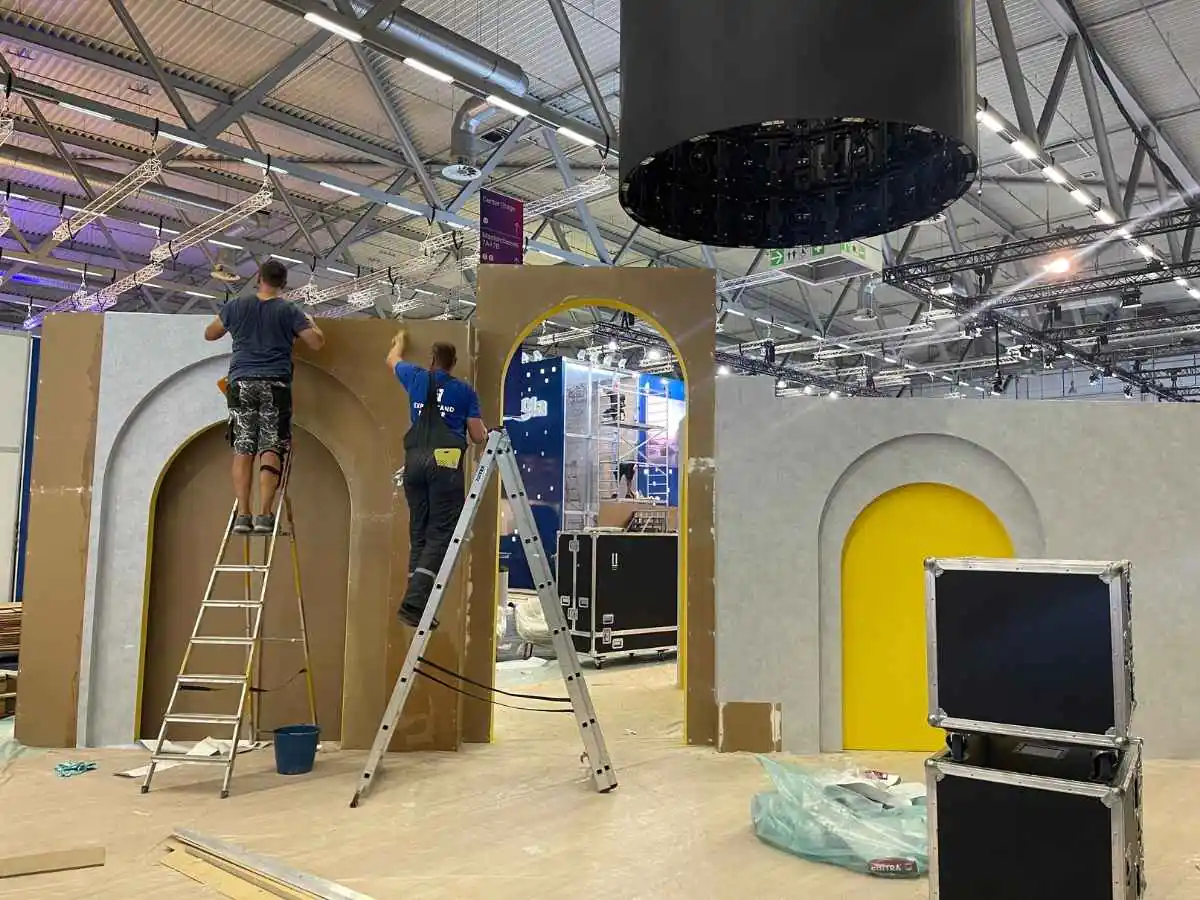 SNIEC Shanghai stand build-up with transport and dismantling coordination by a booth builder in Shanghai
