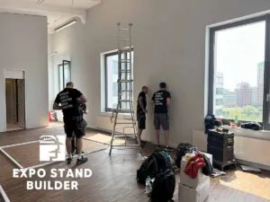 DESIGN UND BAU EINES TEMPORÄREN SHOWROOMS IN DÜSSELDORF FÜR DEN EINZELHANDEL 121