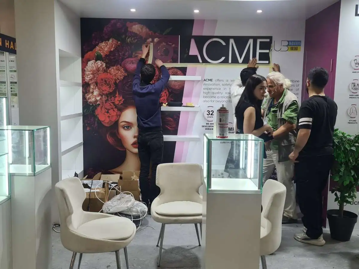 Online venue logistics in London with exhibition stand handover by a booth builder