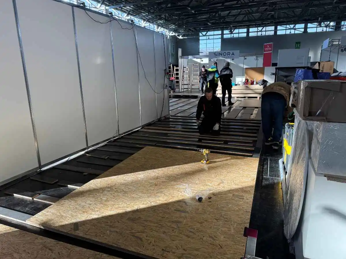 Stand installation at Thessaloniki International Exhibition Centre in Thessaloniki with transport and dismantling coordination