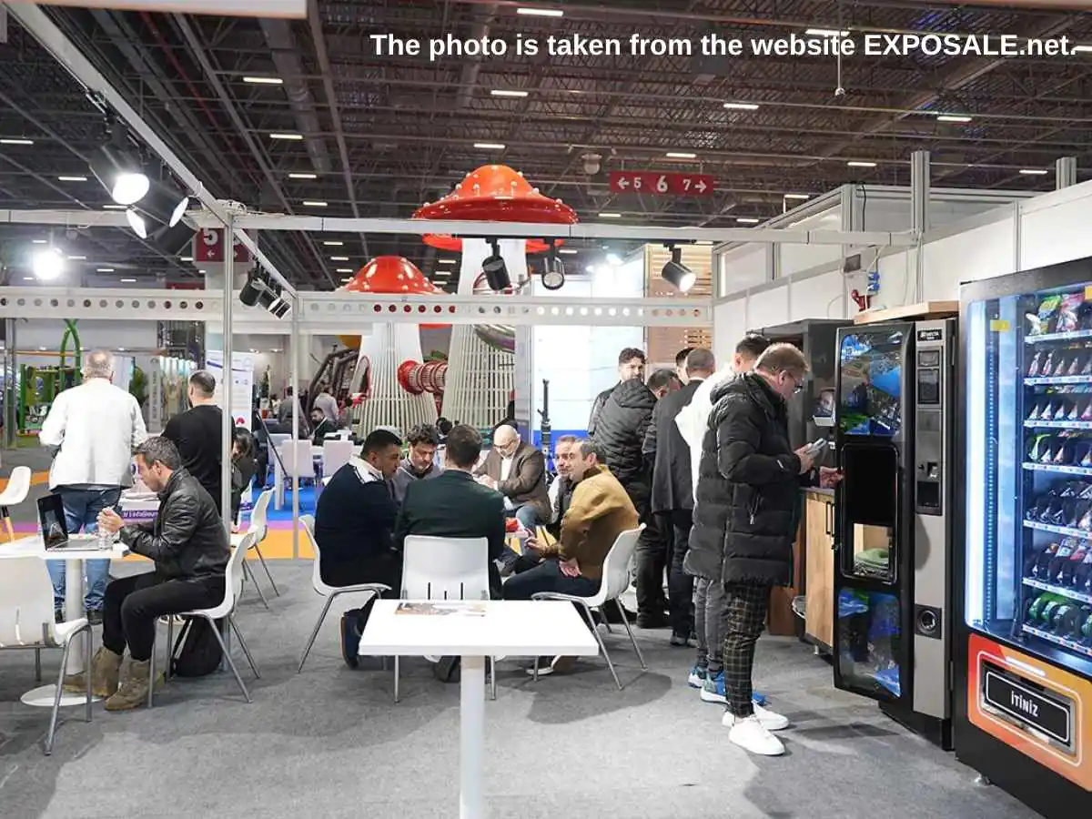 VENDIST  2027 stand in Istanbul with vending machine demo area and meeting zone